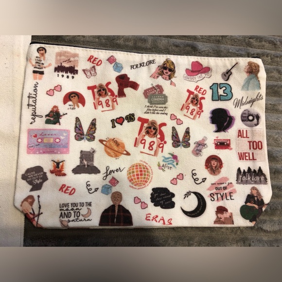 Taylor Swift Bundle: Tote Bag & Makeup Pouch - Picture 2 of 2